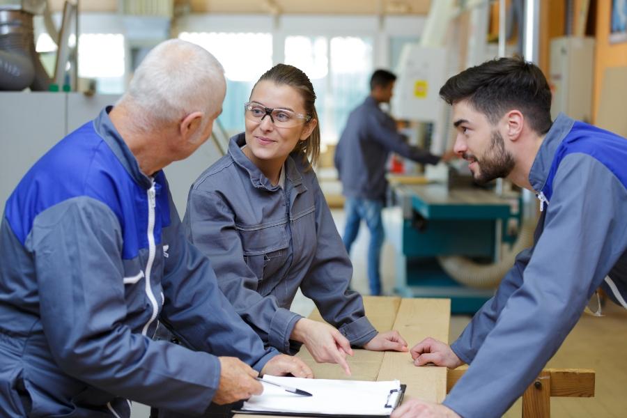 Tipps fuer eine verbesserte Betriebskommunikation in der Werkstatt
