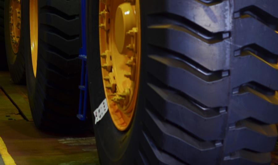 Traktor-Reifen, Nahaufnahme mit einem Label