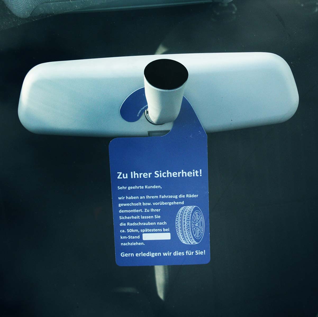 Vorschau: Kundendienst-Spiegelanhänger