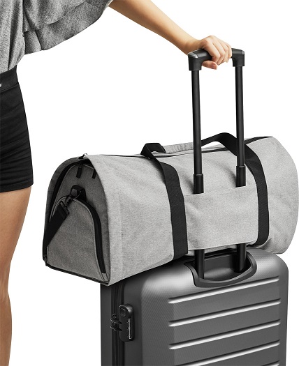 Reisetasche Milano mit integriertem Kleidersack grau-schwarz im Einsatz 1