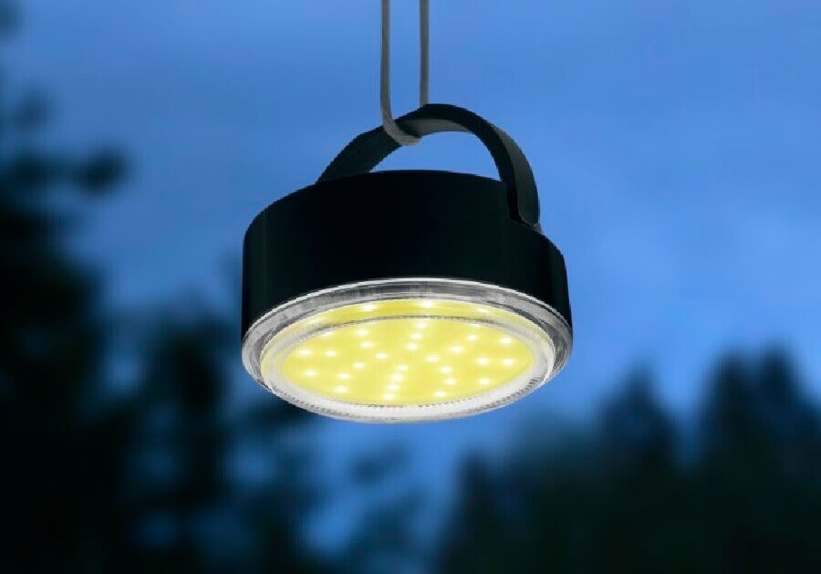 Taschenlampe LumiGlowPocket aufgehangen