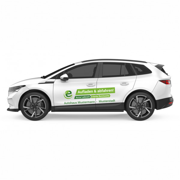 Autobeschriftung Thema: E-Auto Motiv: Aufladen und Abfahren