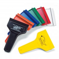 Stiel-Eiskratzer aus Hartkunststoff Stiel-Eiskratzer aus Hartkunststoff