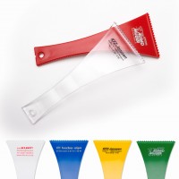 Stiel-Eiskratzer Aero mit besonders scharfen Eisbrechkanten Stiel-Eiskratzer Aero mit besonders scharfen Eisbrechkanten