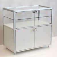 Thekenvitrine mit Unterschrank, 2 Türen, 1 Fachboden Thekenvitrine mit Unterschrank, 2 Türen, 1 Fachboden