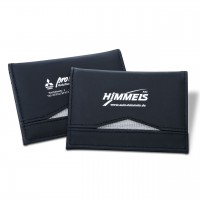 Ausweistasche aus Kunstleder, mit silbernem Netzeinsatz Ausweistasche aus Kunstleder, mit silbernem Netzeinsatz